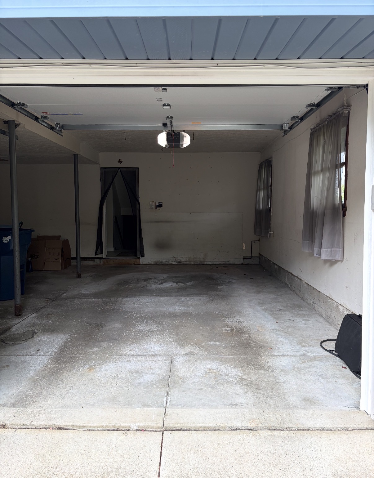 Clean garage after junk removal and cleanout